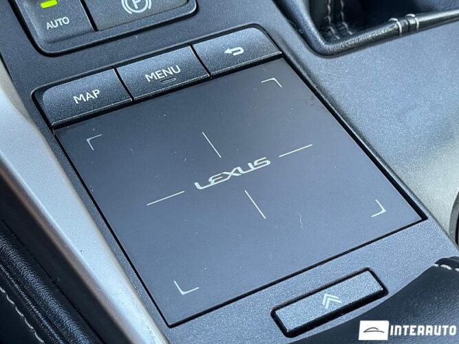 Lexus NX 300H 45 interauto-car