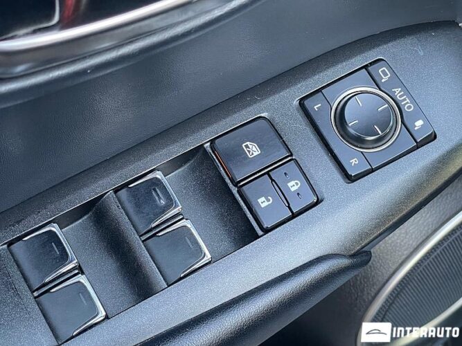 Lexus NX 300H 36 interauto-car