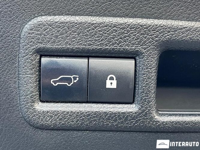 Lexus NX 300H 50 interauto-car