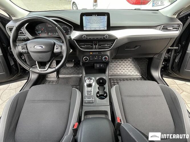 Ford Focus 37 interauto-car