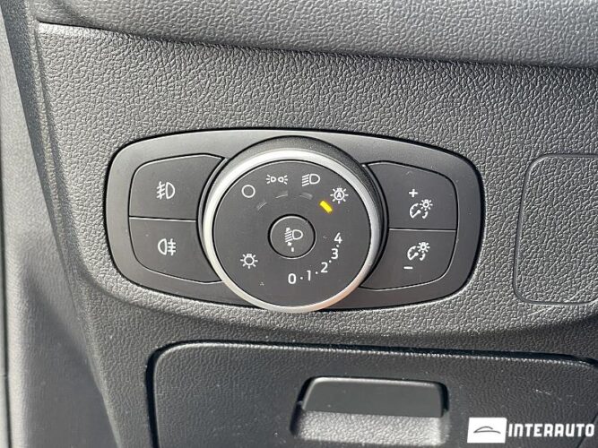 Ford Focus 38 interauto-car