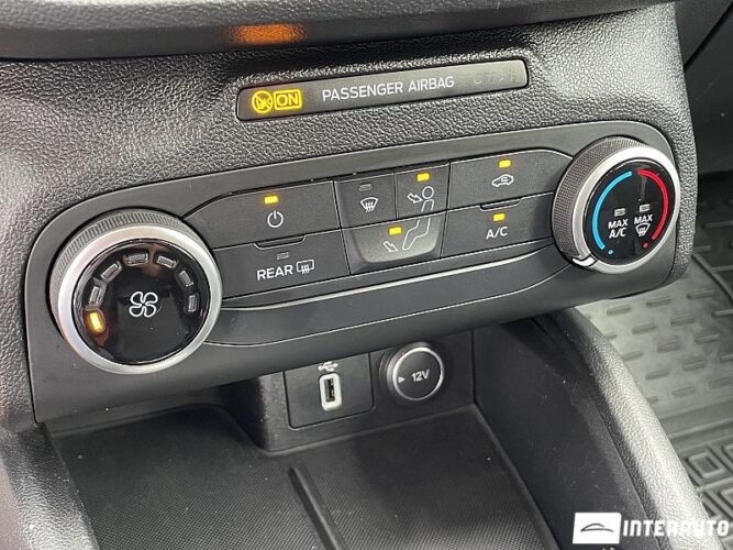 Ford Focus 46 interauto-car