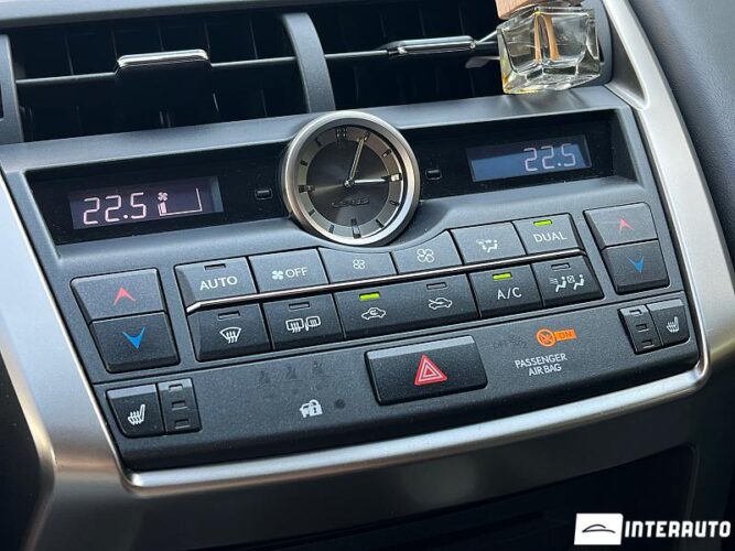 Lexus NX 300H 42 interauto-car