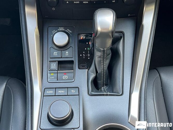 Lexus NX 300H 43 interauto-car