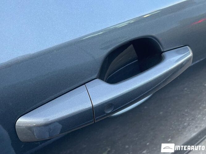 Jaguar E-Pace 38 interauto-car