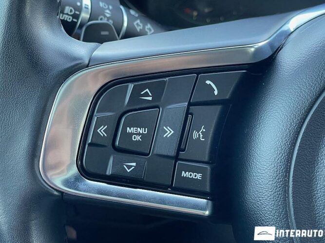 Jaguar E-Pace 44 interauto-car