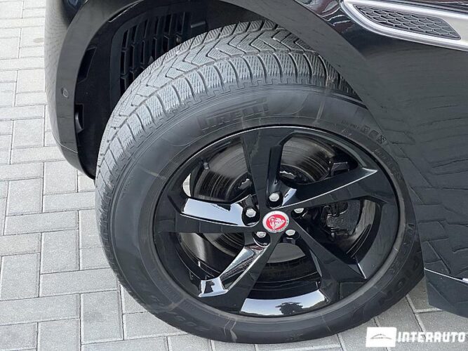 Jaguar F-Pace 52 interauto-car