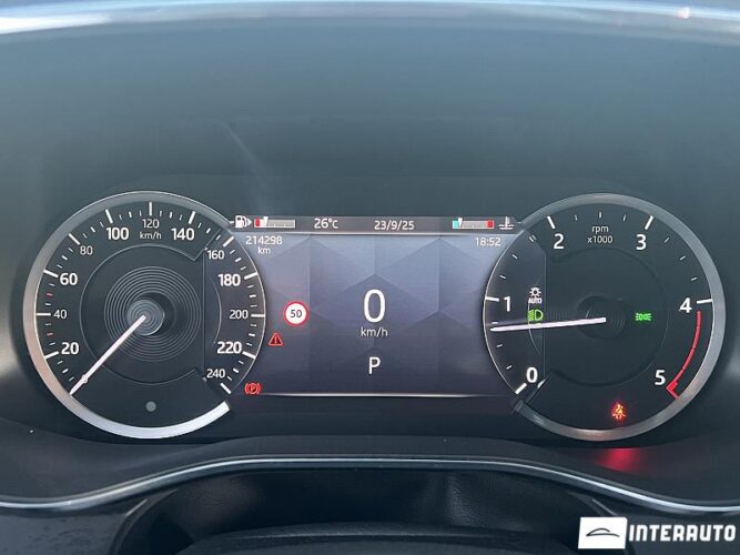 Jaguar F-Pace 42 interauto-car