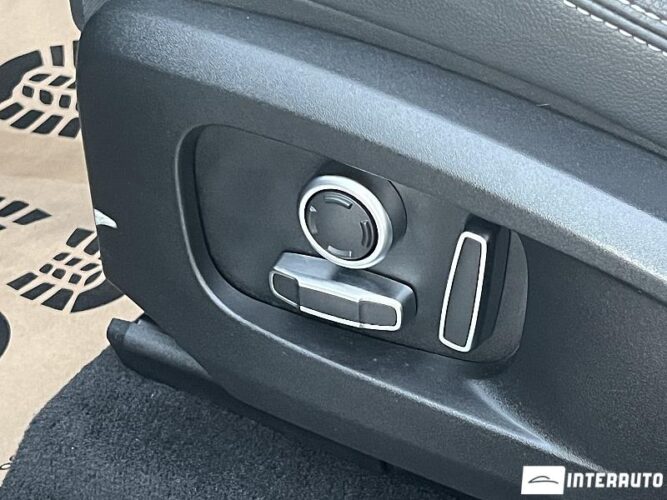 Jaguar F-Pace 54 interauto-car