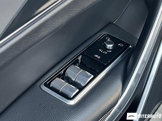 Jaguar F-Pace 53 interauto-car