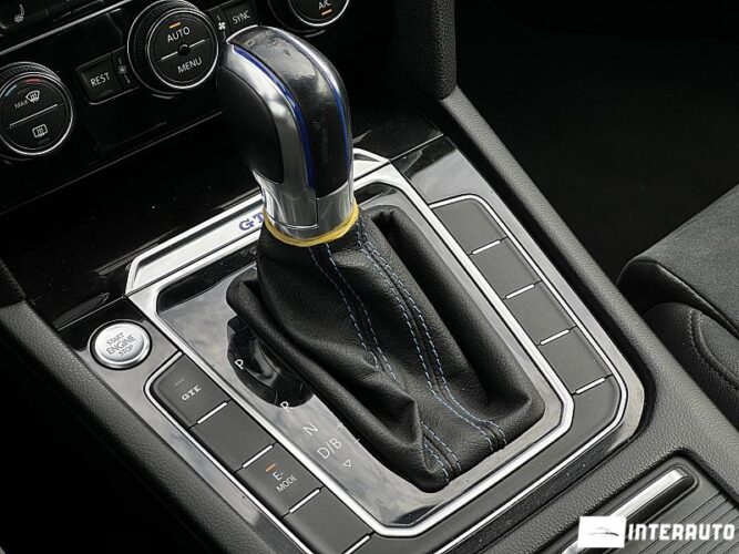 Volkswagen Passat GTE 42 interauto-car