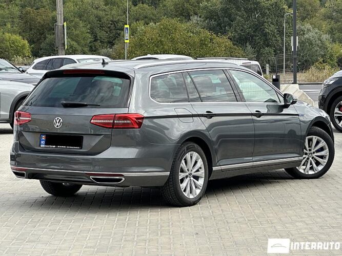 Volkswagen Passat GTE 33 interauto-car