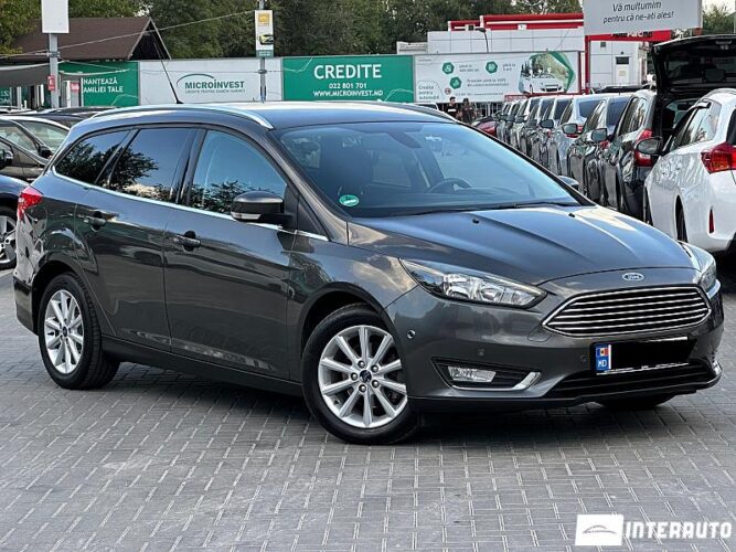 Ford Focus 33 interauto-car
