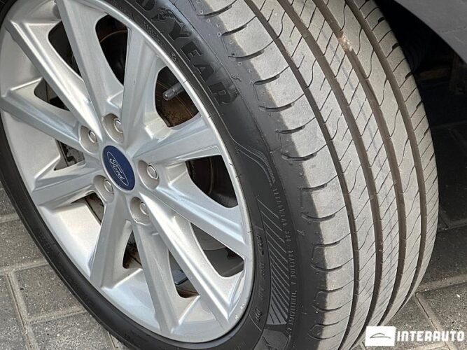 Ford Focus 47 interauto-car