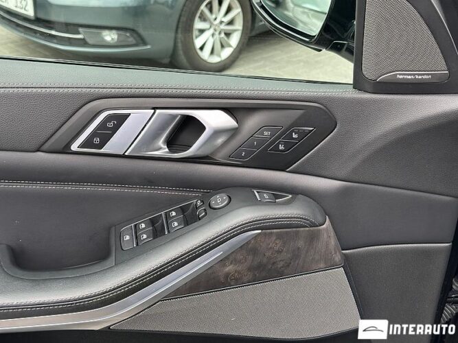 BMW X5 4.0i 52 interauto-car