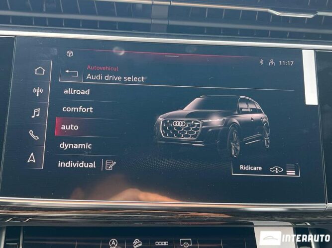 Audi Q7 40 interauto-car