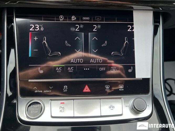 Audi Q7 42 interauto-car