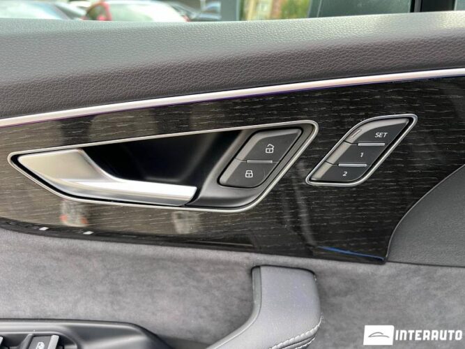 Audi Q7 35 interauto-car