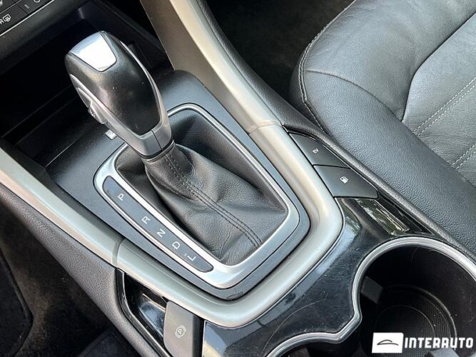 Ford Fusion 43 interauto-car