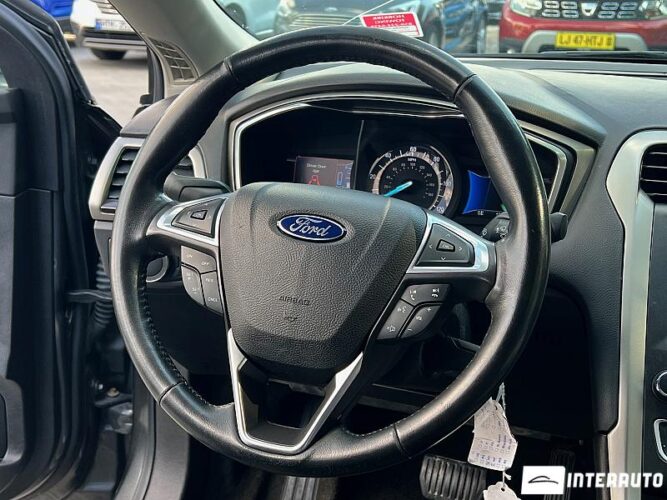 Ford Fusion 38 interauto-car