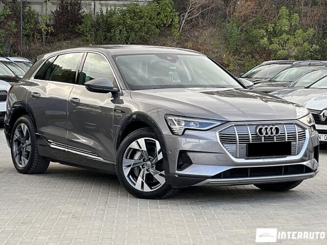 Audi E-tron 35 interauto-car