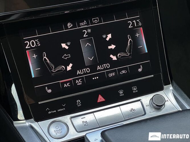 Audi E-tron 45 interauto-car