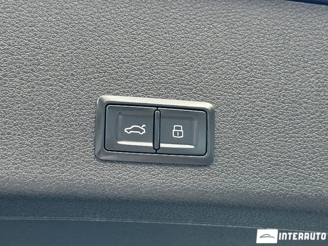 Audi E-tron 56 interauto-car