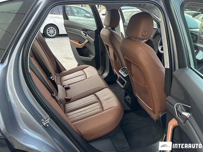 Audi E-tron 48 interauto-car