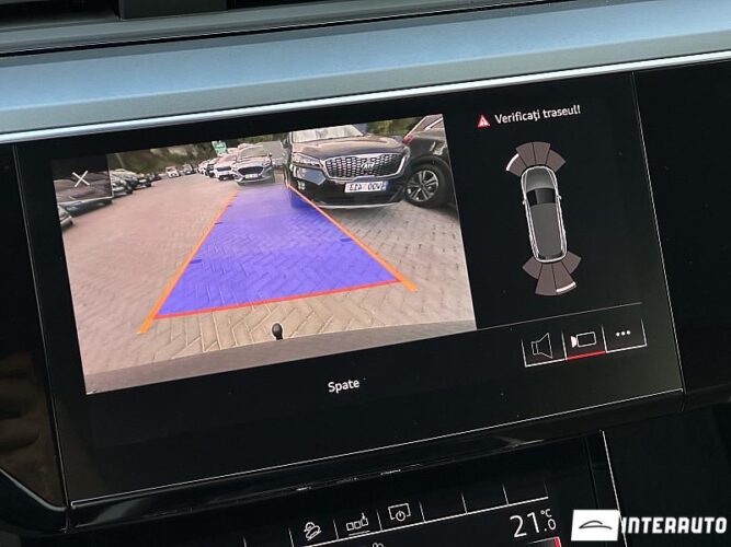 Audi E-tron 44 interauto-car