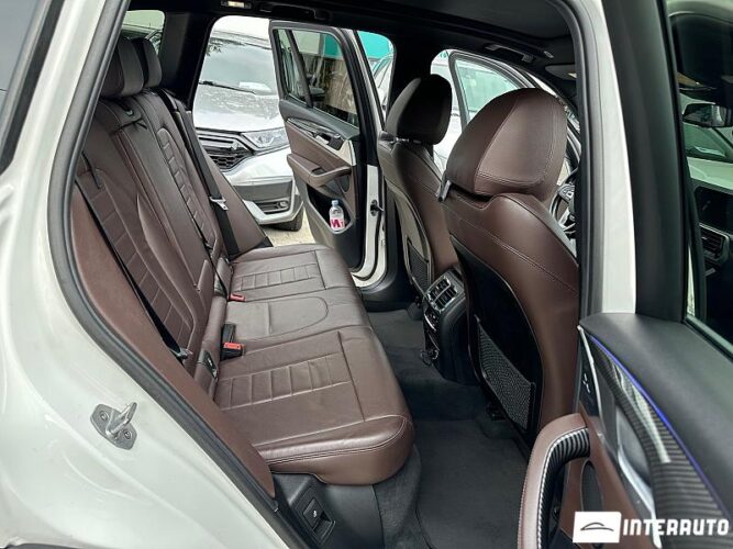BMW X3 3.0i 46 interauto-car