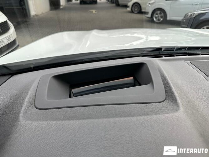BMW X3 3.0i 40 interauto-car
