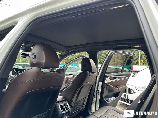 BMW X3 3.0i 45 interauto-car