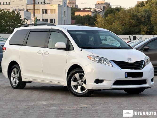 Toyota Sienna 33 interauto-car