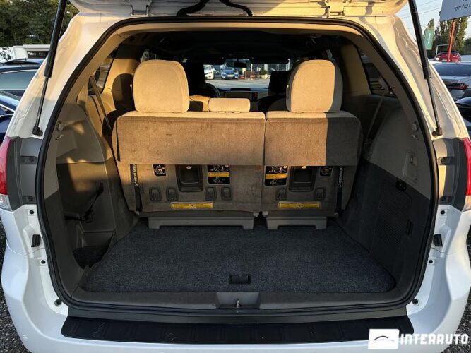 Toyota Sienna 47 interauto-car