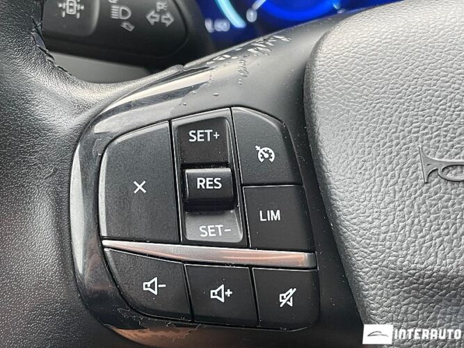 Ford Kuga 39 interauto-car