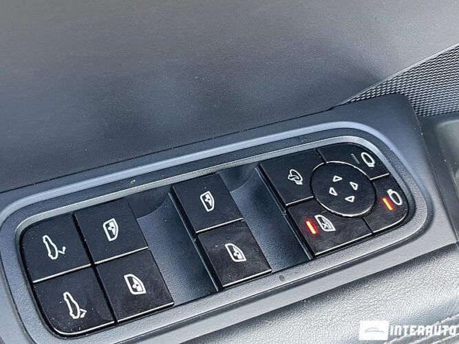 Porsche Cayenne S Coupe 41 interauto-car