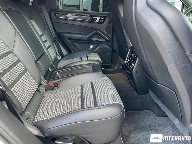 Porsche Cayenne S Coupe 53 interauto-car