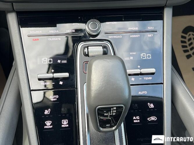 Porsche Cayenne Coupe 49 interauto-car