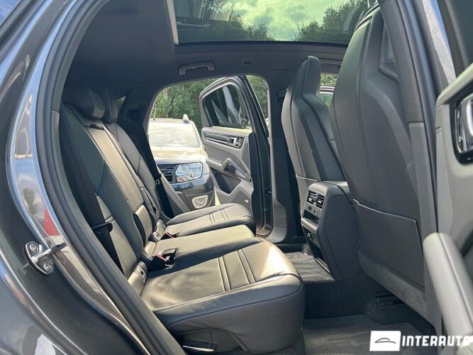 Porsche Cayenne Coupe 52 interauto-car