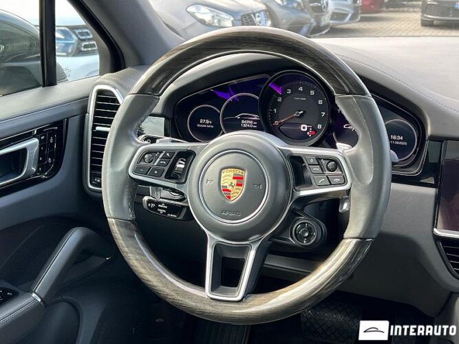 Porsche Cayenne Coupe 44 interauto-car