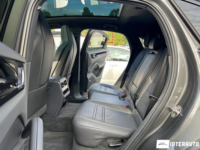 Porsche Cayenne Coupe 54 interauto-car