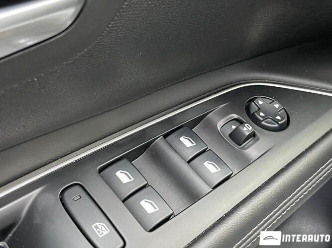 Peugeot 5008 34 interauto-car