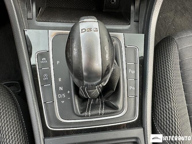 Volkswagen Golf 43 interauto-car