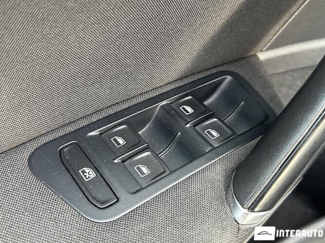 Volkswagen Golf 47 interauto-car