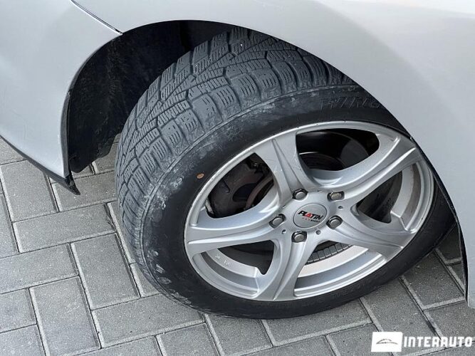 Toyota Auris 44 interauto-car