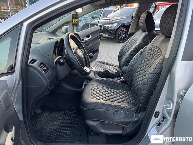 Toyota Auris 34 interauto-car