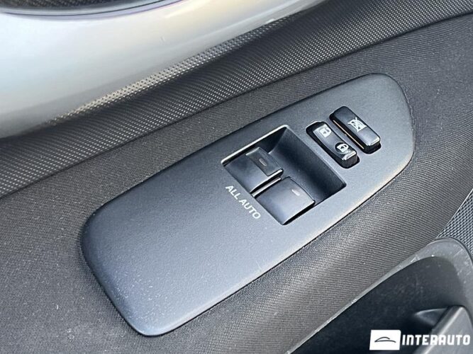 Toyota Auris 46 interauto-car