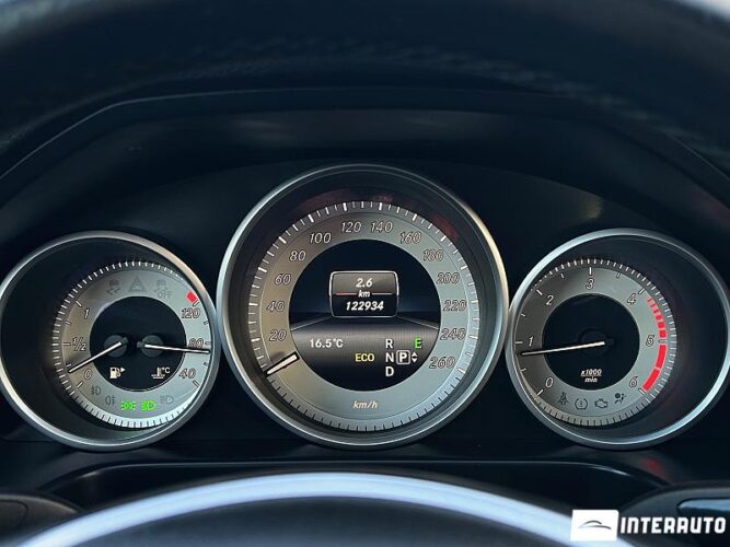 Mercedes E 220 44 interauto-car