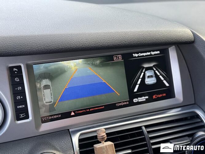 Audi Q7 44 interauto-car