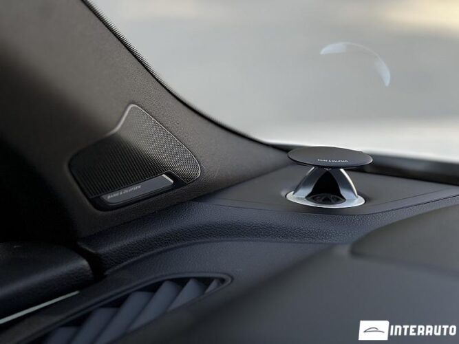 Audi Q7 61 interauto-car